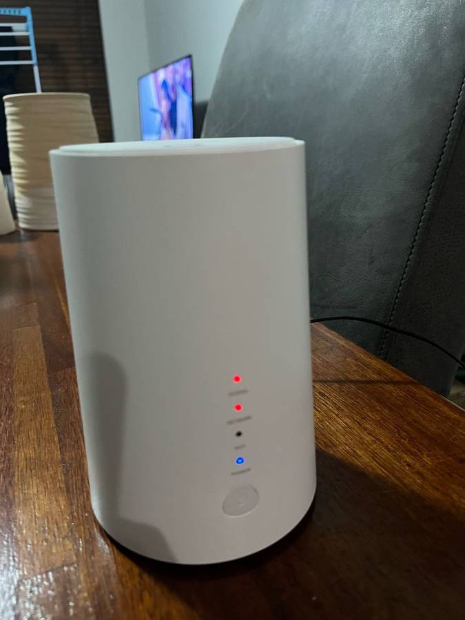 Alcatel Linkhub Router HH72v - LTE Router - Accepts SIM Card