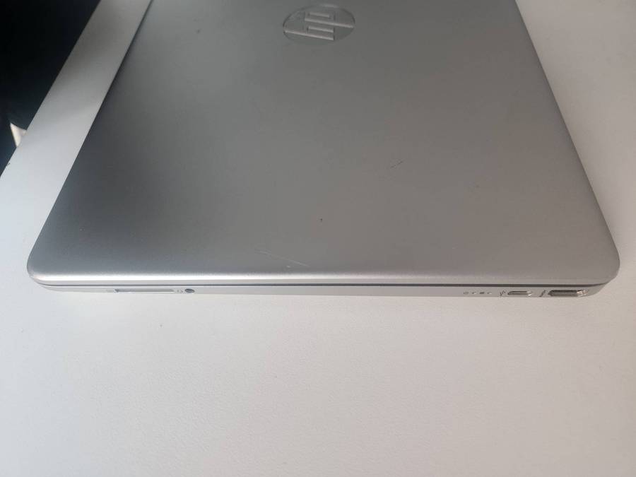 HP 15s-eq2015ni Laptop Ryzen 7 5700U 8GB RAM 512GB SSD