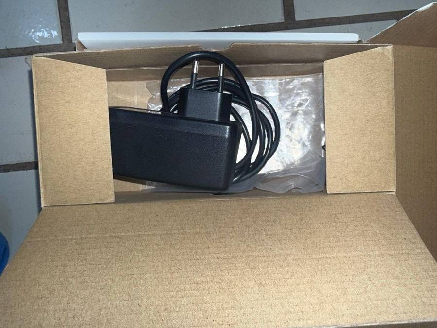 Huawei B618 4G/LTE Router - Accepts SIM card