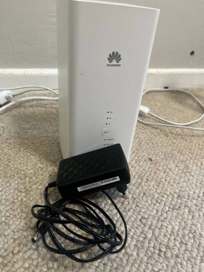 Huawei B618s-22d 4G LTE Router - Accepts SIM card