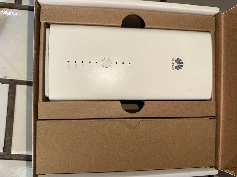 Huawei B618 4G/LTE Router - Accepts SIM card