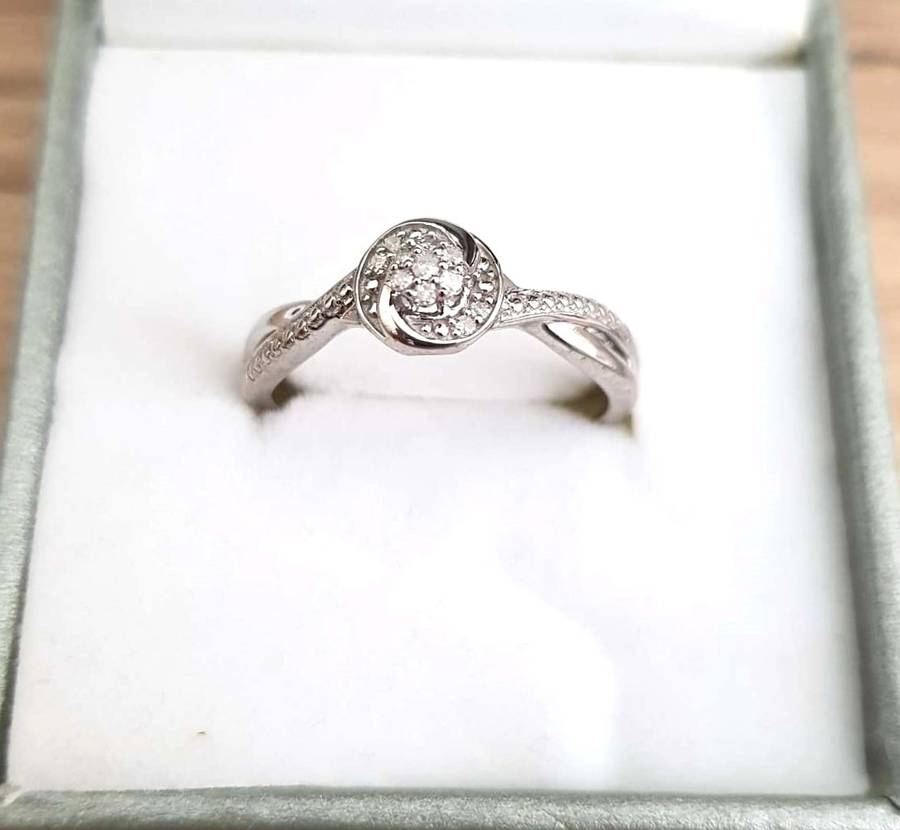 0.200ct  CLUSTER DIAMOND RING ROUND CUT **WHITE GOLD** DESIGNER