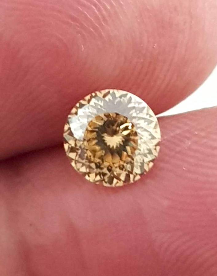 Champagne Moissanite 1Ct  **100 Facetted Cut** VVSI  ROUND **GRA Certified **BRILLIANT CUT
