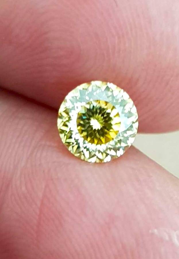 Lemon Moissanite 1Ct  **100 Facetted Cut** VVSI  ROUND **GRA Certified **BRILLIANT CUT