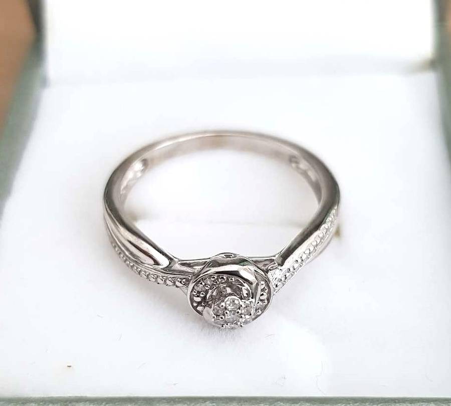 0.200ct  CLUSTER DIAMOND RING ROUND CUT **WHITE GOLD** DESIGNER