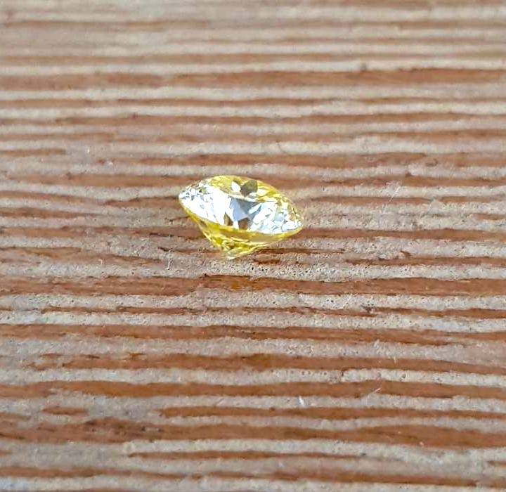 Lemon Moissanite 1Ct  **100 Facetted Cut** VVSI  ROUND **GRA Certified **BRILLIANT CUT