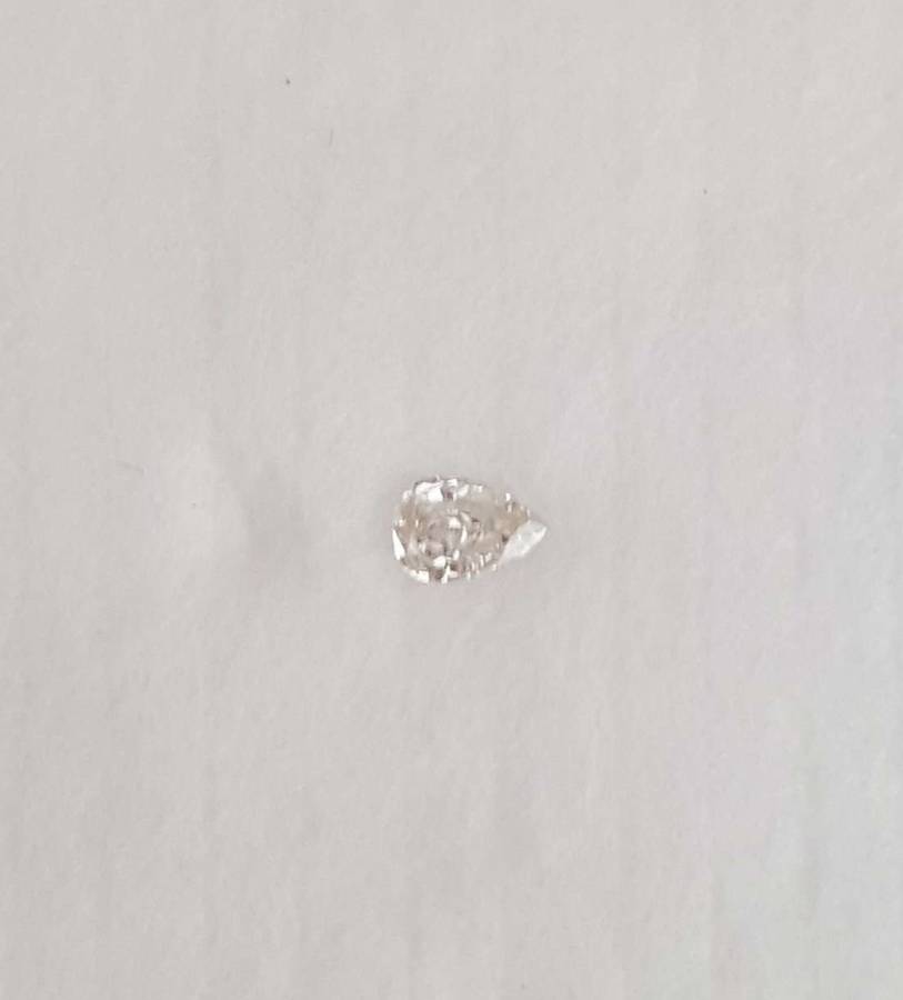0.12cts Diamond Pear Cut VS2 Light Pink  **CERTIFIED**