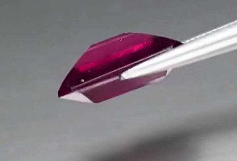 4.54ct Purplish Pink Rhodolite Garnet Octagon Natural - Mozambique, Gemstone