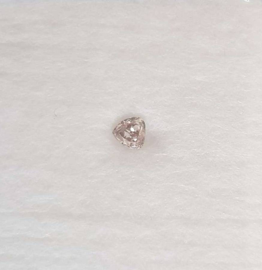 0.12cts Diamond Pear Cut VS2 Light Pink  **CERTIFIED**