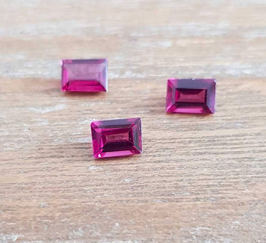 1.10ct Rhodolite Garnet Cherry Pink Color & Full Fire Natural Gem
