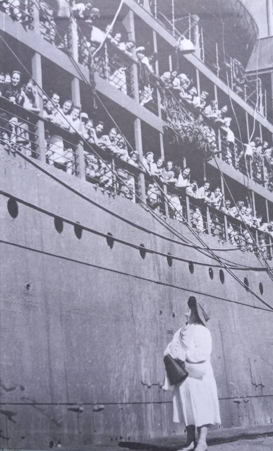 Jennifer Crwys-Williams, A Country at War, 1939-1945: The Mood of a Nation