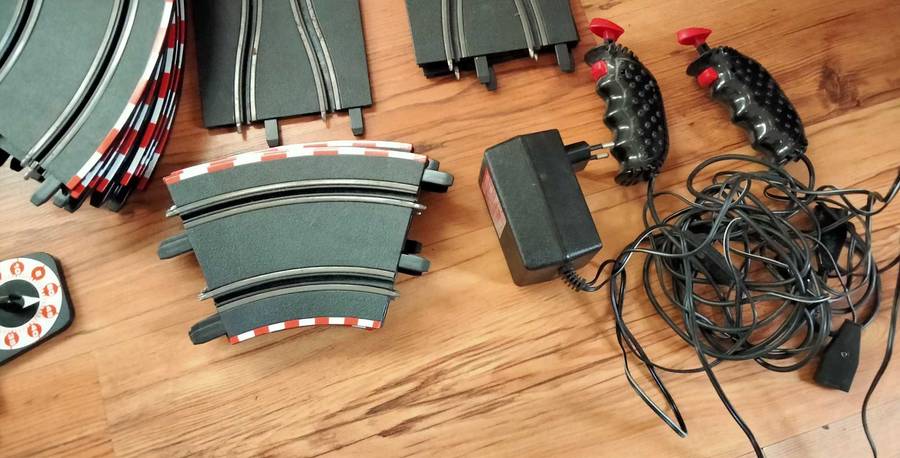 For the slot car fan! Carerra Go! 1:43 slot car track parts