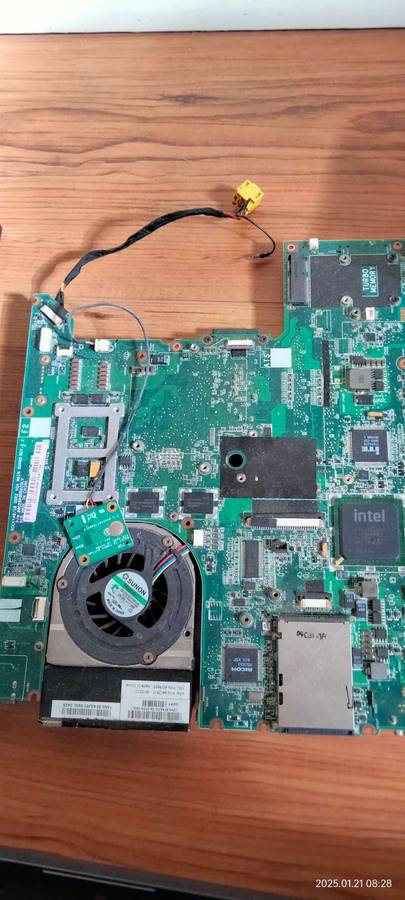 Disassembled Lenovo SL500 15" laptop (read description)