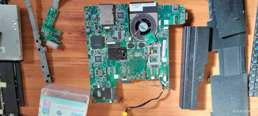 Disassembled Lenovo SL500 15" laptop (read description)