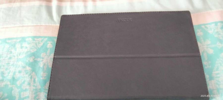 Mecer A105 10.1 " windows tablet (read description)