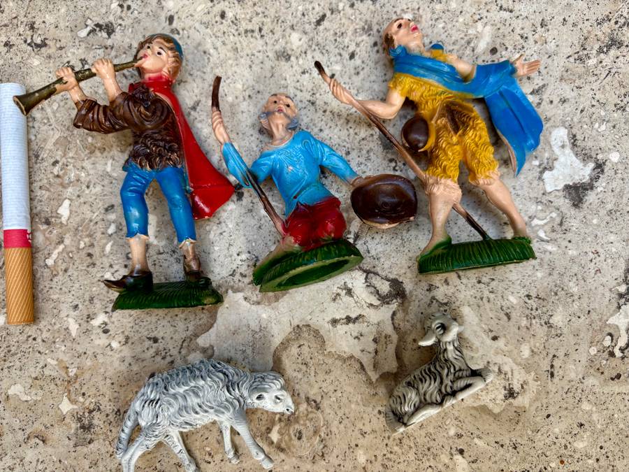 Vintage nativity set pvc Italy 10 piece