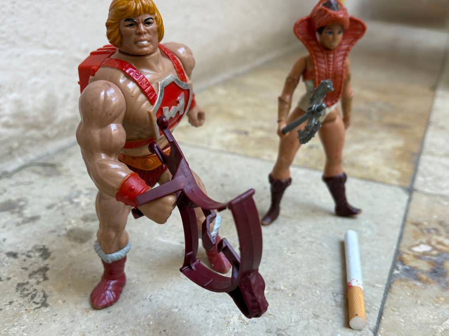 1981 He Man of He-Man Masters of the Universe Teela figure pair with props