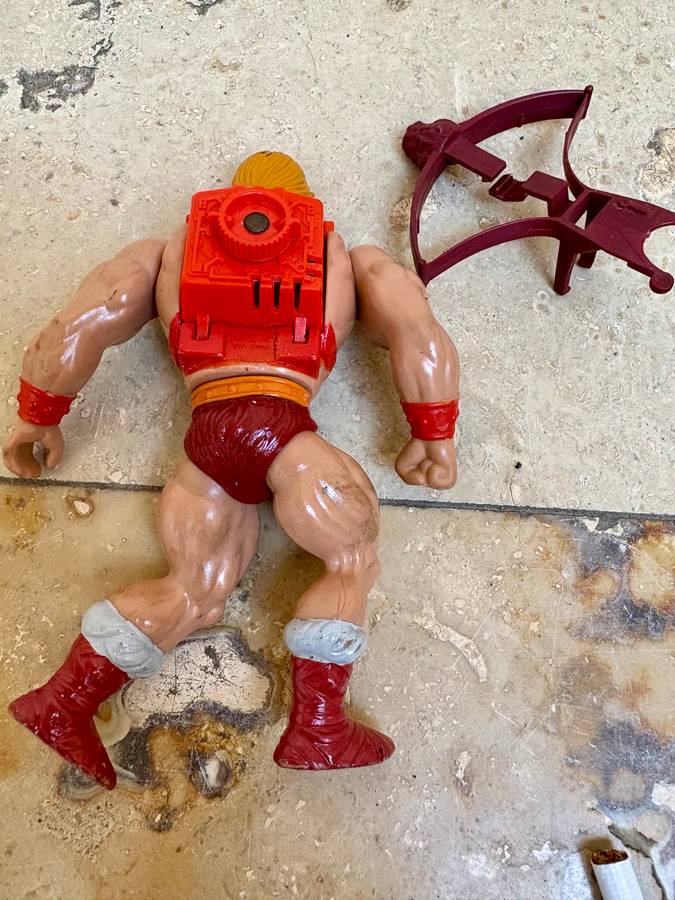 1981 He Man of He-Man Masters of the Universe Teela figure pair with props