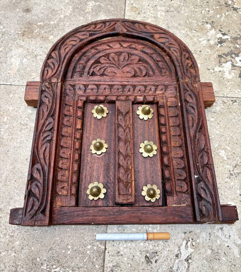 Vintage wood barn door discreet picture frame