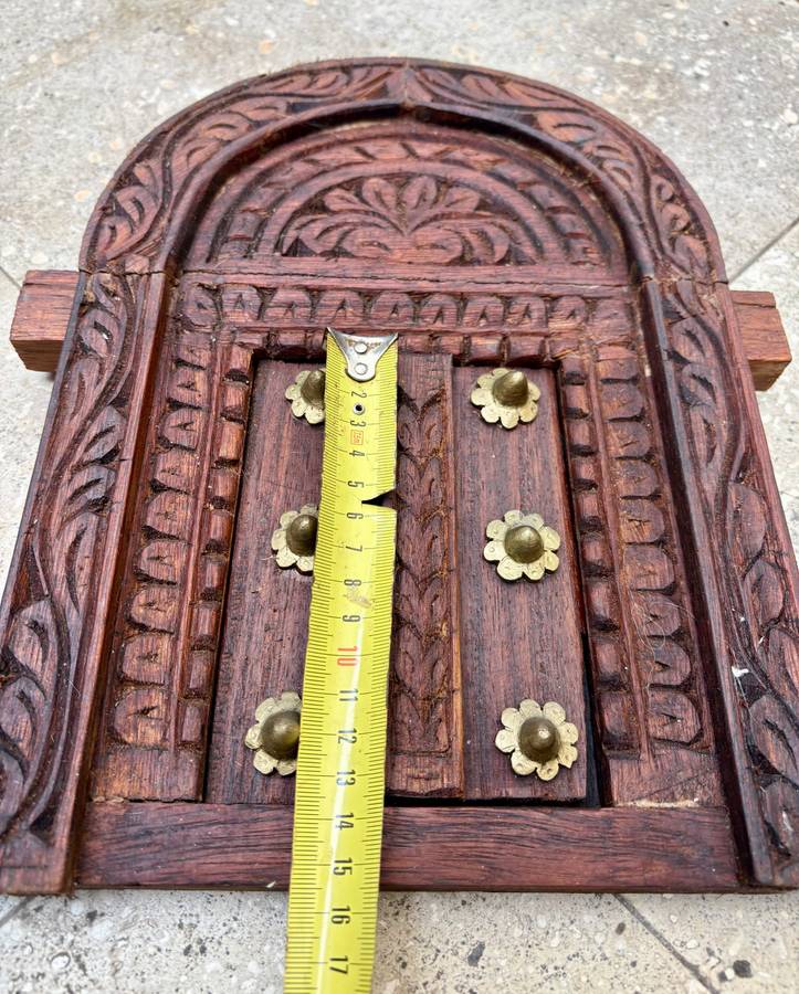 Vintage wood barn door discreet picture frame