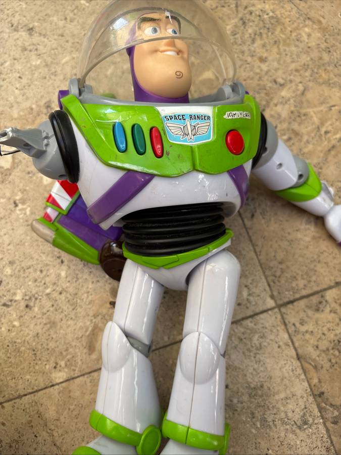 TOY STORY BUZZ LIGHTYEAR Vintage Figure space ranger talking figure 30cm