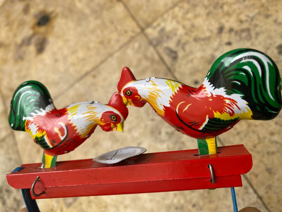 Vintage chicken feed tin toy cock hen rooster squeeze mechanical