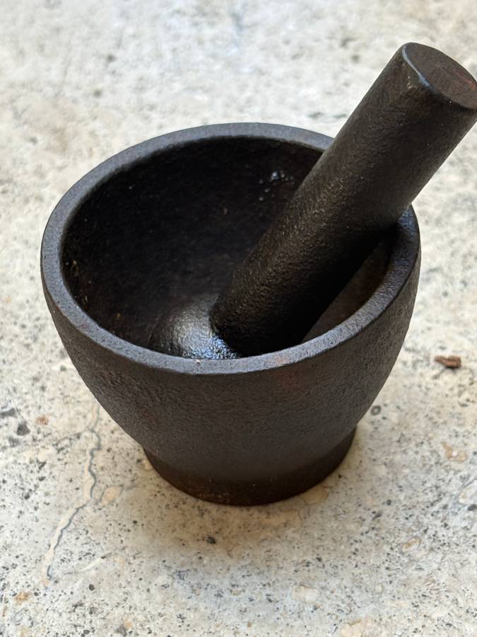 Vintage cast iron mortar and pestle no 7 small