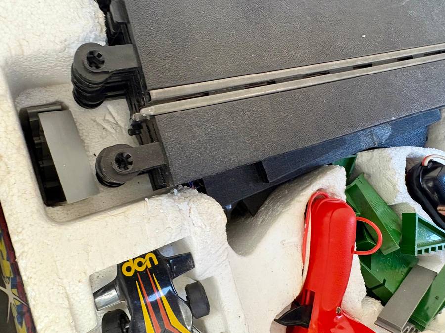 Scalextric Grand Prix vintage set sold as spares
