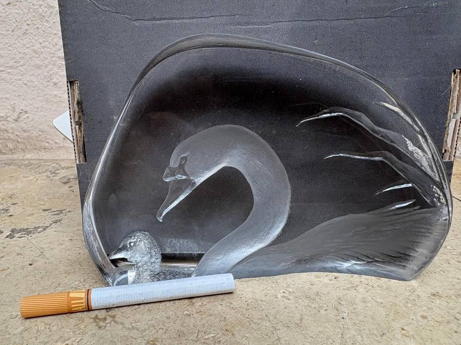 Vintage Mats Jonasson lead crystal paperweight Swan mother and baby  3d NIB , in original packaging