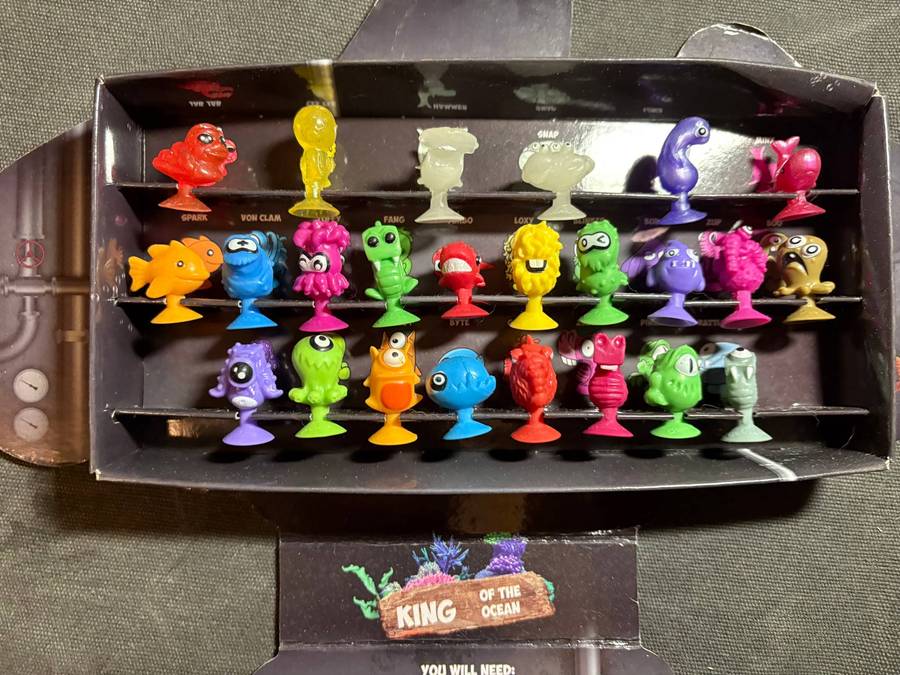 Stikeez album pair frog and creatures of the deep collectors albums