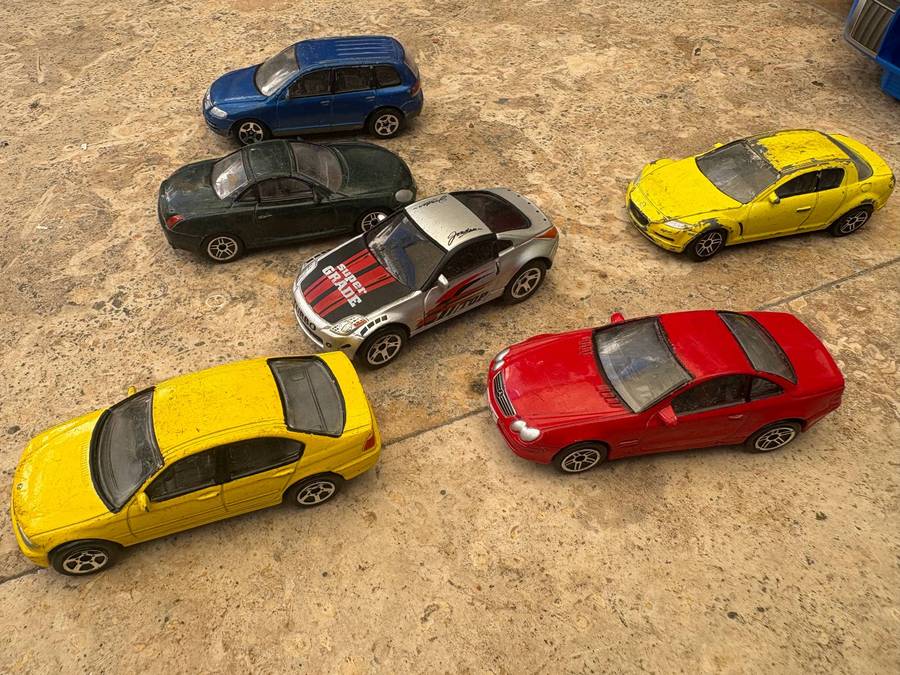 Realtoy diecast car lot of 6 with truck carrier with ramp