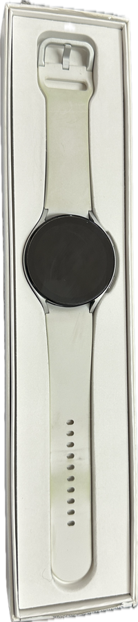 TRADE IN CLEARANCE  : Samsung Watch 5 - 44MM - R910