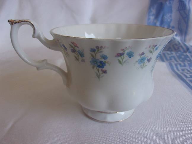 Vintage Royal Albert "Memory Lane" tea trio