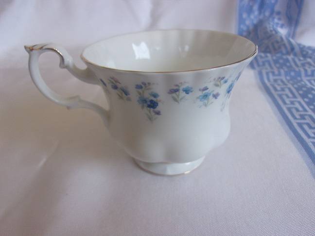 Vintage Royal Albert "Memory Lane" tea trio