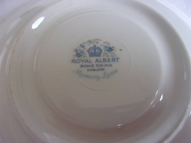 Vintage Royal Albert "Memory Lane" tea trio