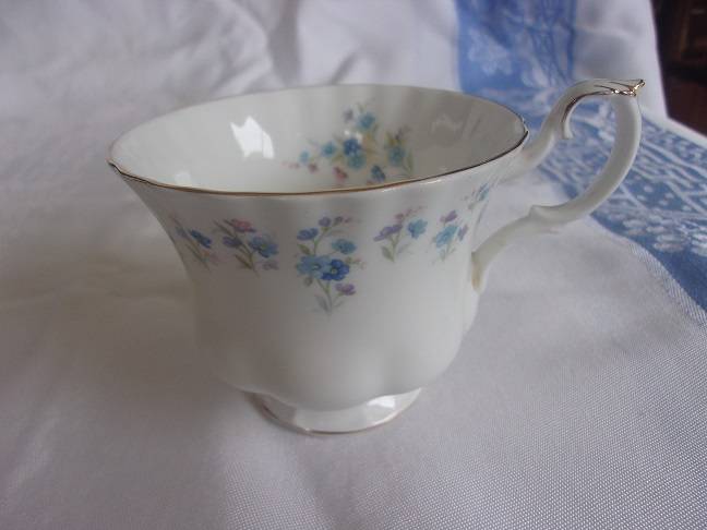Vintage Royal Albert "Memory Lane" tea trio