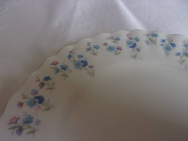 Vintage Royal Albert "Memory Lane" tea trio