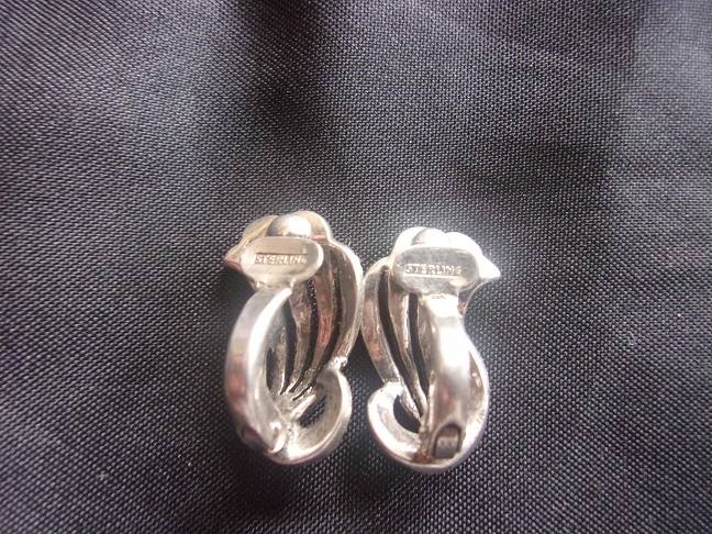 Vintage Sterling silver bracelet & 2 pairs earrings fir 1 bid - 36.3g