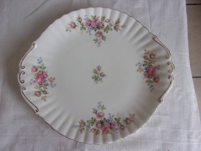 Vintage 21 piece Royal Albert "Moss Rose"  tea set - good condition