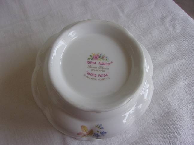 Vintage 21 piece Royal Albert "Moss Rose"  tea set - good condition