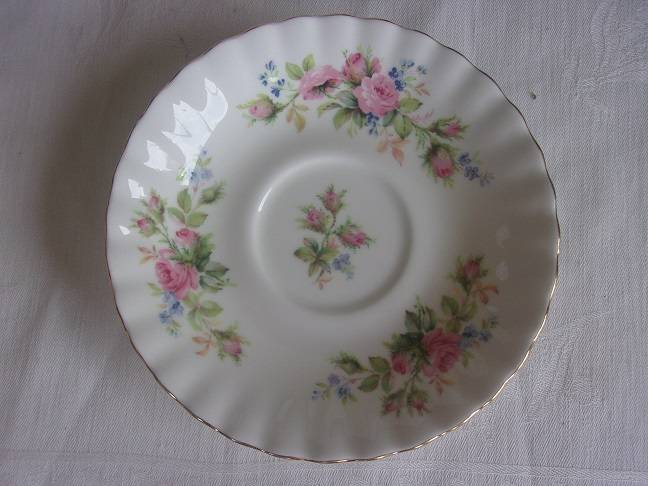 Vintage 21 piece Royal Albert "Moss Rose"  tea set - good condition