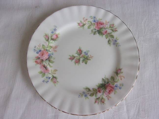 Vintage 21 piece Royal Albert "Moss Rose"  tea set - good condition
