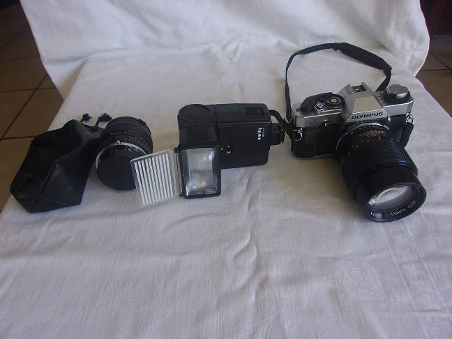 Vintage Olympus OM-G camera + extra lens + flash