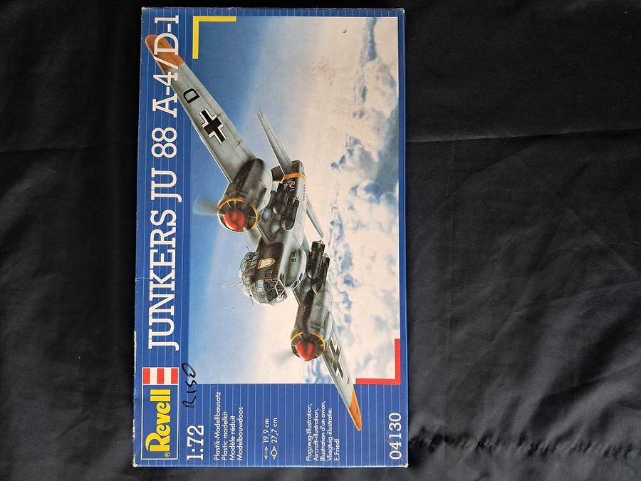 Revell 1:72 scale Junkers & Italeri JAS 39 A Gripen model plane kits for 1 bid