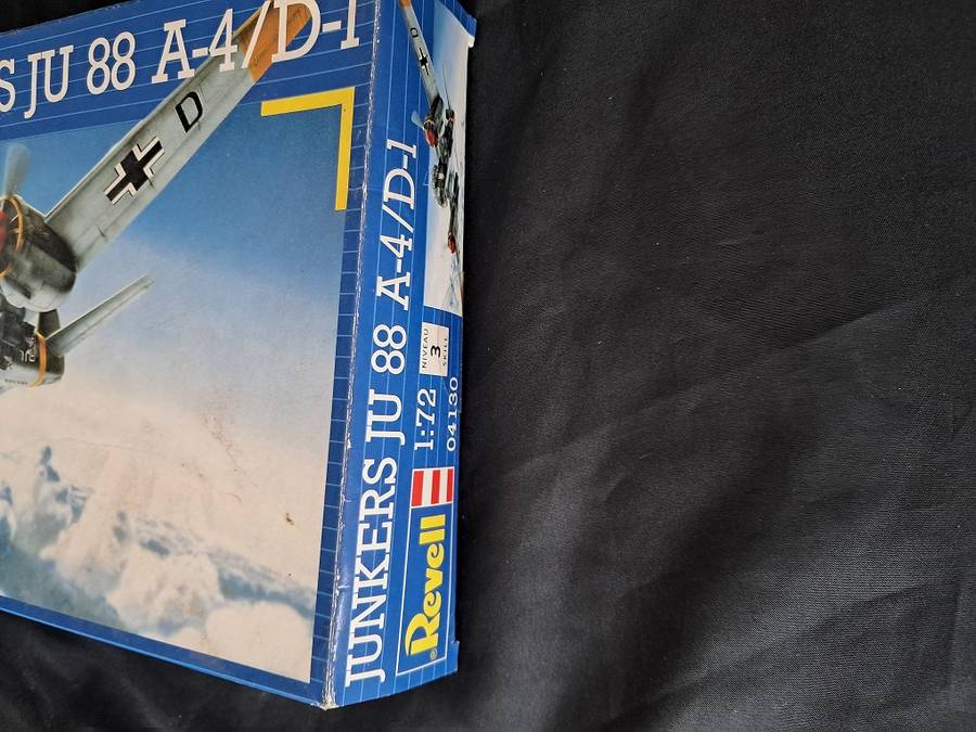 Revell 1:72 scale Junkers & Italeri JAS 39 A Gripen model plane kits for 1 bid