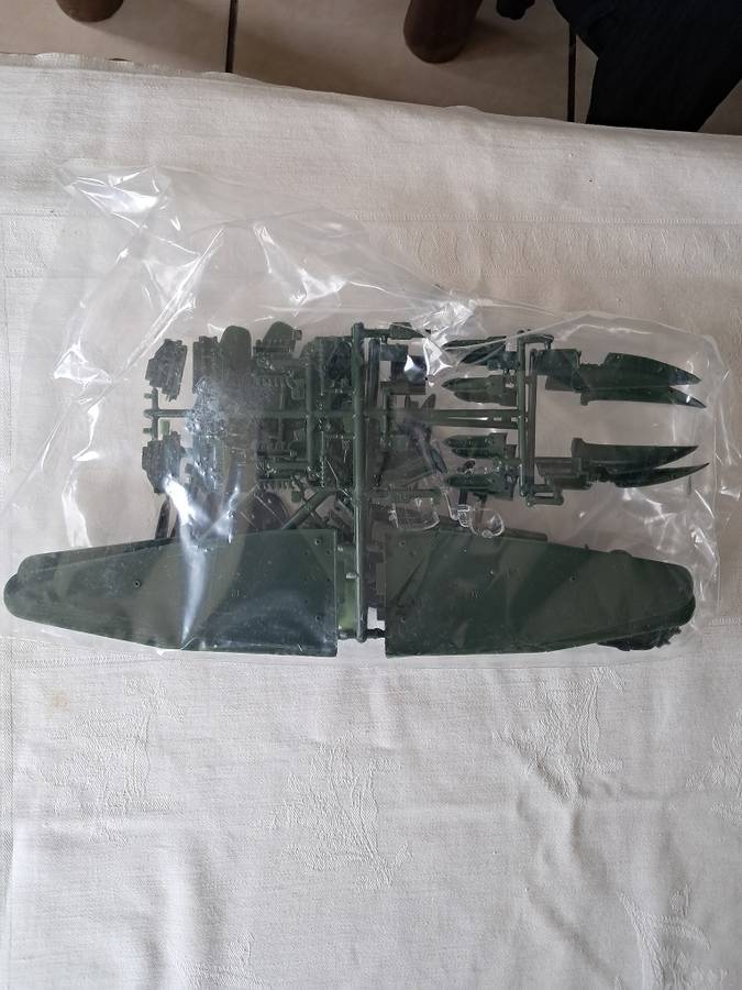 Revell 1:72 scale Junkers & Italeri JAS 39 A Gripen model plane kits for 1 bid