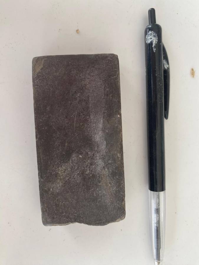 Small Natural Oilstone with Hard and Soft Sides. -(Black)