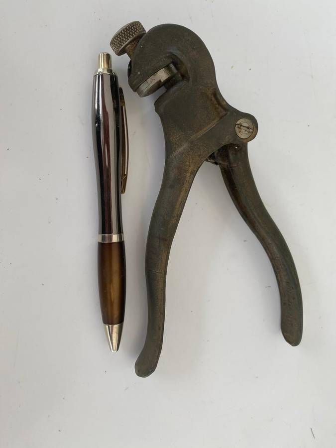 Saw Set Modified for Saws with Fine Teeth.