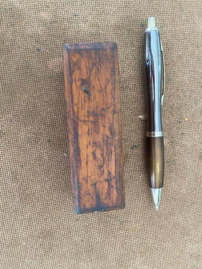 Small Pocket Oil Stone. - Small Natural Pocket Oilstone of Unknown Make.