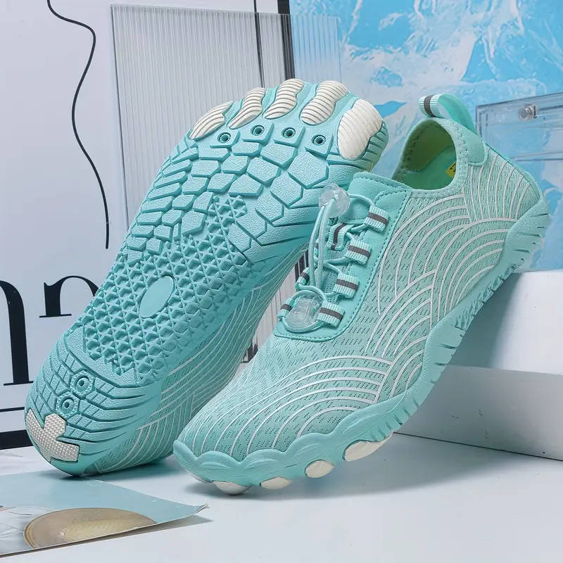 Green  Lightweight barefoot feel / Aqua Shoes Lace Up Size 5.5